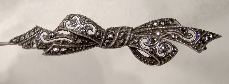 1920s MARCASITE STERLING OPENWORK BOW PIN