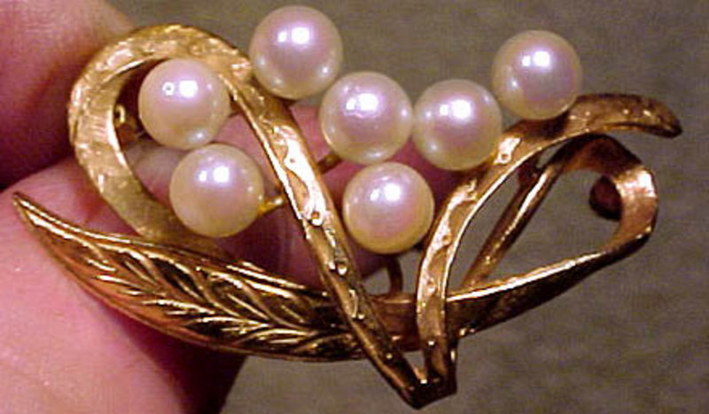 14K CULTURED PEARLS LEAVES PIN