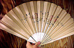 19thC PAINTED SILK & BONE FAN with FLOWERS