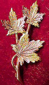 10K 3 COLOUR GOLD MAPLE LEAVES ON BRANCH PIN