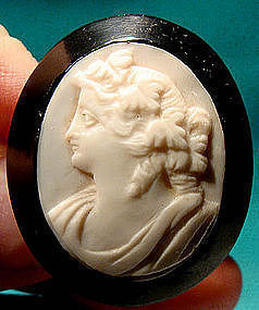 Mid-Victorian PINK CORAL & JET CAMEO BROOCH 1860s