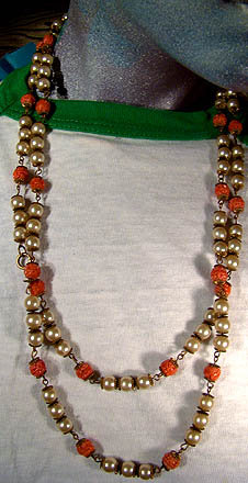 ART DECO MOLDED CORAL GLASS PEARLS FLAPPER NECKLACE 1930s