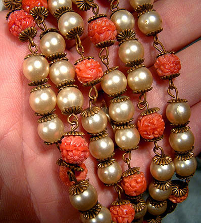 ART DECO MOLDED CORAL GLASS PEARLS FLAPPER NECKLACE 1930s