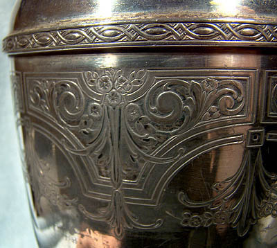 Ornate WALLACE ENGRAVED COCKTAIL SHAKER 1915 1920 V8099 Silver Plate