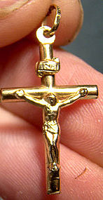 10K YELLOW GOLD CRUCIFIX PENDANT