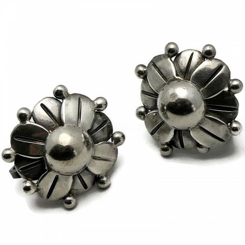 1940's Hector Aguilar Taxco Mexican 940 Silver Flower Earrings