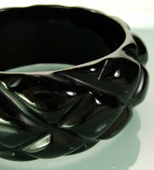 Glam 70s Heavy Black Lucite Quilt Form Bangle Bracelet
