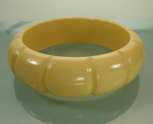 Creamy Faux Ivory Bamboo Form Carved Bakelite Bangle