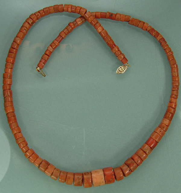 Vintage Pink Coral Large Graduated Barrel Bead Necklace