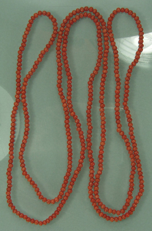 Dainty Art Deco Carved Coral 52 Inch Sautoir Necklace