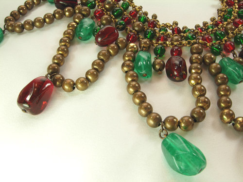 Fabulous Unsigned Chanel Red Green Gripoix Necklace