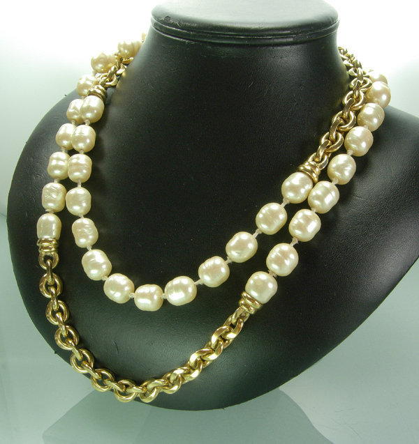 French Glass Pearls Chain 42 Inch Sautoir Attr Chanel