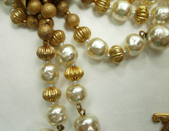 70s Signed Miriam Haskell Niki Pearls Tassel Necklace