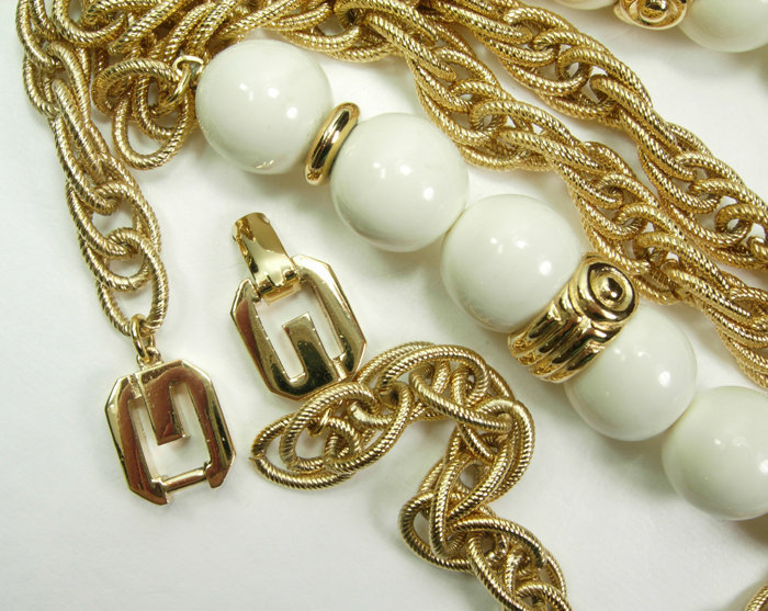 Dated 1977 Givenchy Cream Lucite Long Sautoir