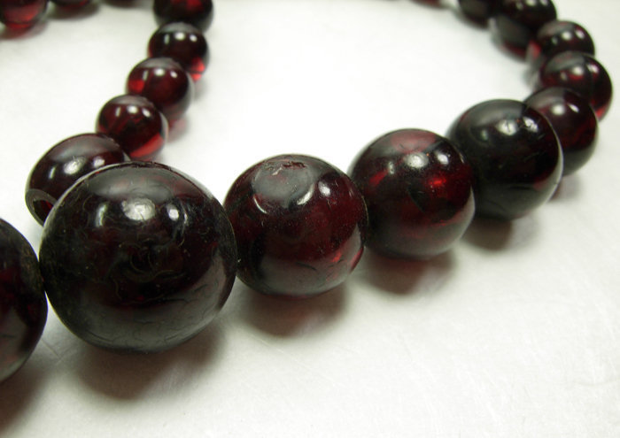 1930s Cherry Amber Graduated Bead Necklace 27 Grams