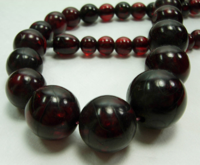 1930s Cherry Amber Graduated Bead Necklace 27 Grams