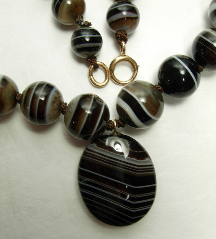 Victorian 14KT Gold Banded Agate Pendant Necklace