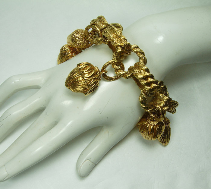 1980s French Very Big Couture Charm Bracelet Noisette Drops