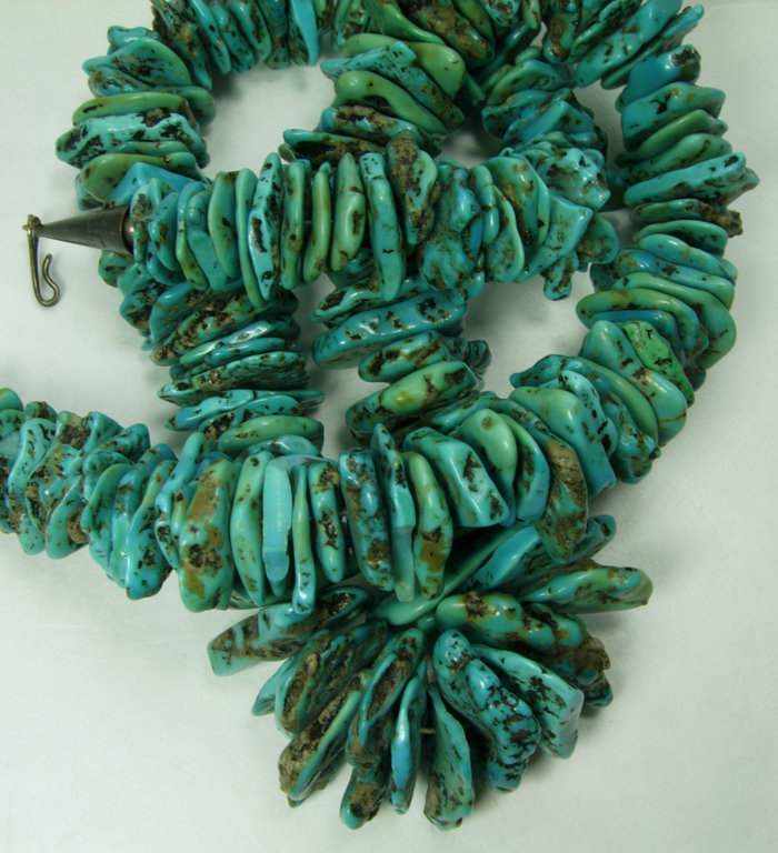 Vintage Very Big Santo Domingo Tab Turquoise Heishe Bead Necklace