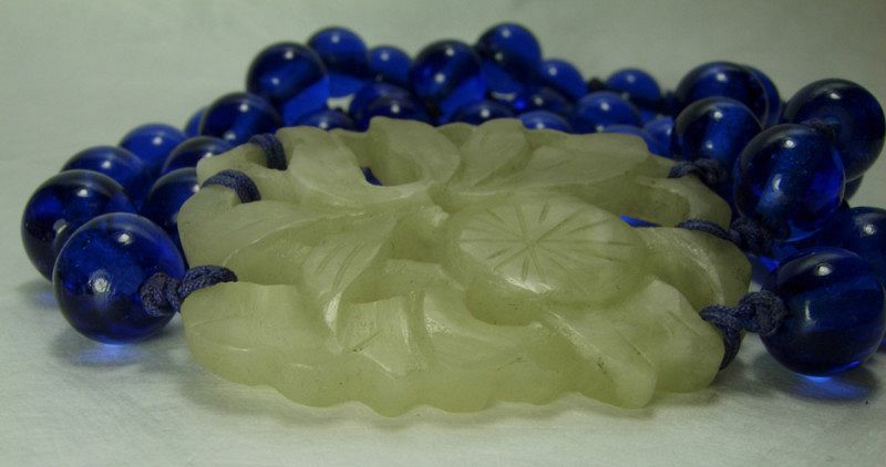 1920s Chinese Carved Chalcedony Cobalt Blue Peking Glass Bracelet