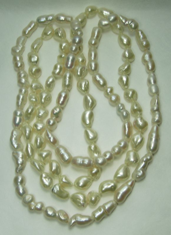 80s Valentino Big Brooch Gripoix Glass Stones on F'water Pearl Strands