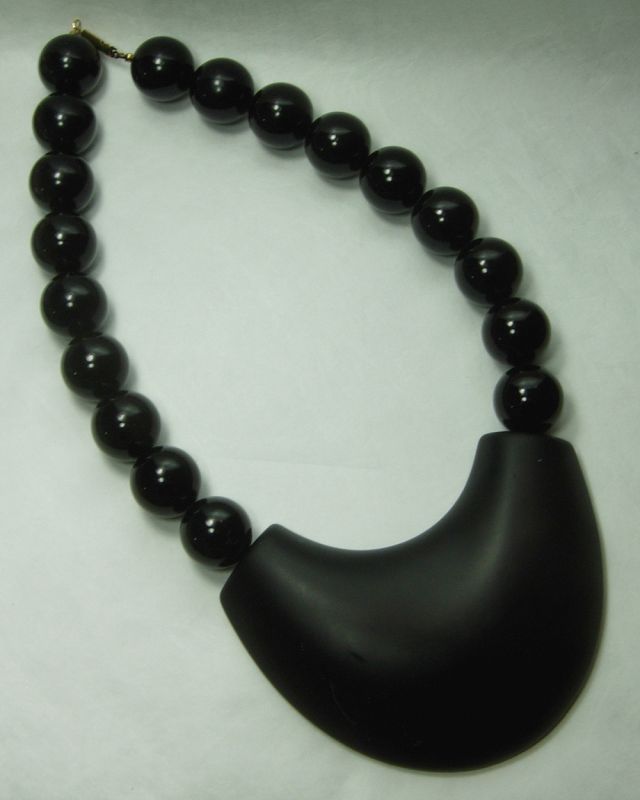 80s Runway Modernist Necklace Black Lucite Statement Size