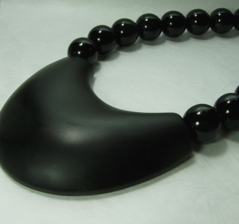 80s Runway Modernist Necklace Black Lucite Statement Size