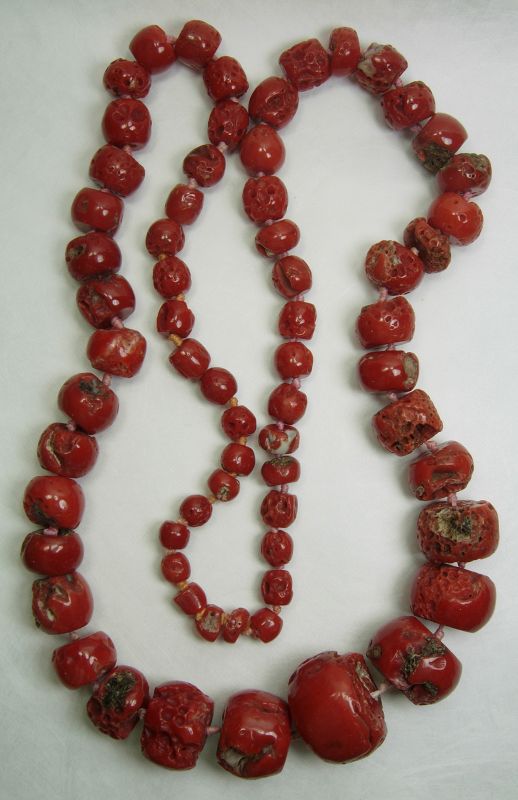 1970s Mediterranean Red Coral Necklace Very Big Graduated Barrel Beads