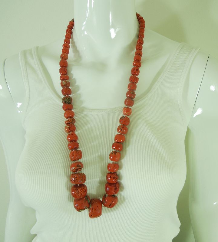 1970s Mediterranean Red Coral Necklace Very Big Graduated Barrel Beads