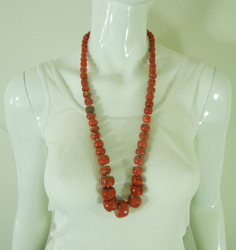 1970s Mediterranean Red Coral Necklace Very Big Graduated Barrel Beads