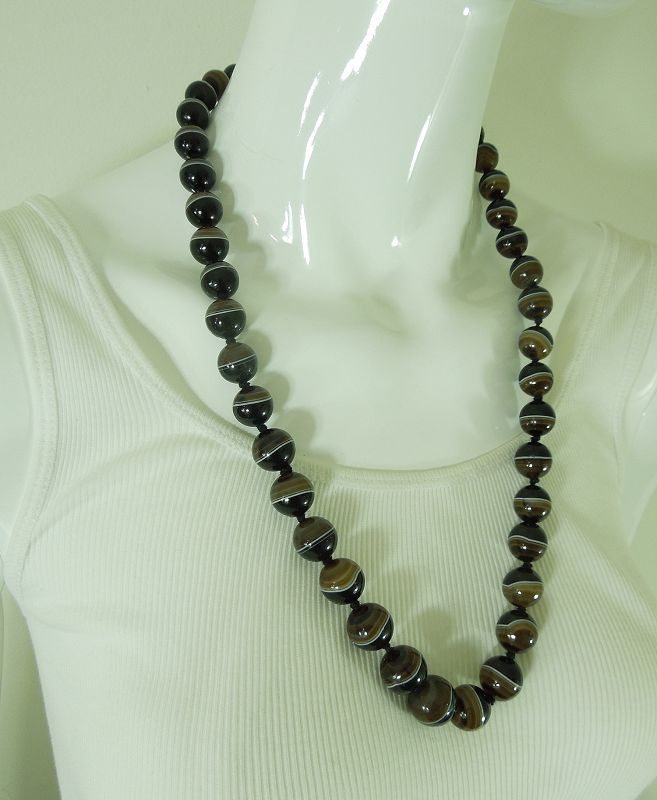 Antique Victorian Banded Agate Onyx Bead Necklace 26 Inches 164 Grams