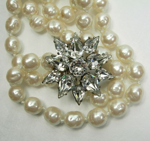 60s French Brilliant Crystal Rhinestone Pin on Gripoix Pearl Necklace