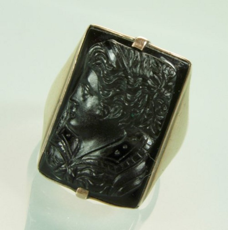 Victorian 14KT Gold Ring: Carved Black Onyx Cameo Stone