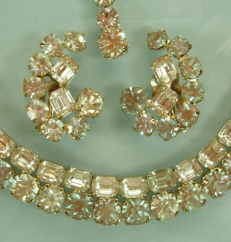 Stunning Signed Kramer Saphiret Glass Necklace Earrings