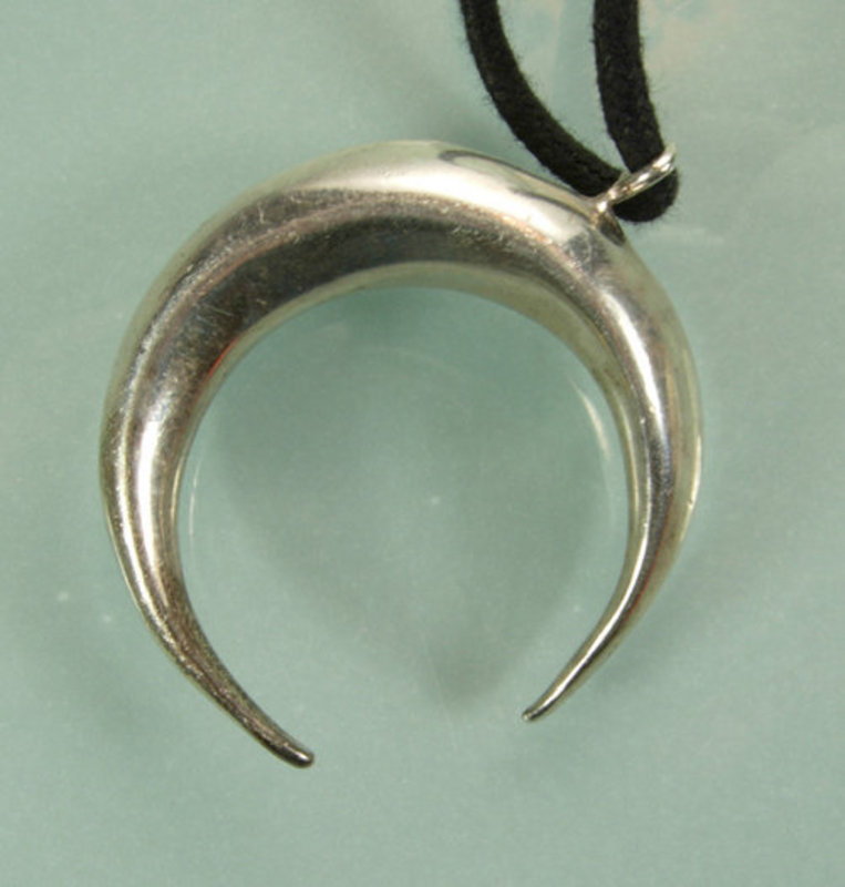70s Robert Lee Morris Silver Crescent Pendant Necklace