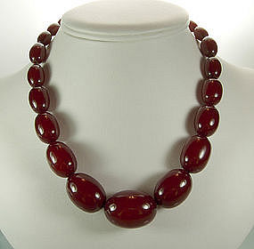 Chunky Smooth Cherry Amber Bakelite Beaded Necklace