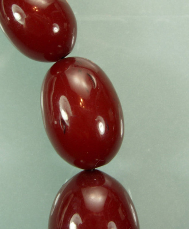 Chunky Smooth Cherry Amber Bakelite Beaded Necklace