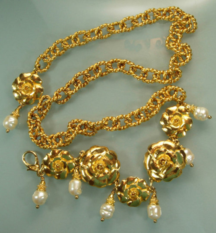 Huge Unsigned Chanel Camellia Glass Pearl Necklace Belt