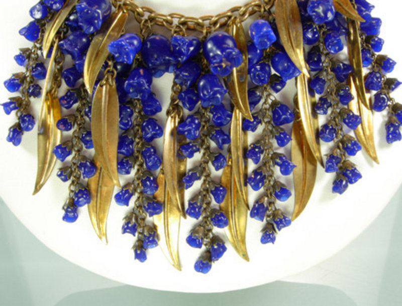Unsigned Miriam Haskell Necklace: Blue Glass Flowers
