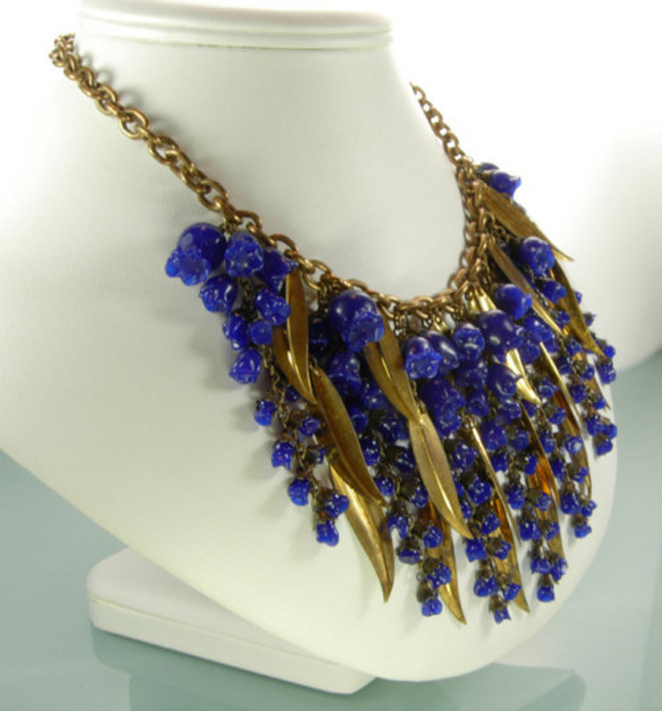 Unsigned Miriam Haskell Necklace: Blue Glass Flowers