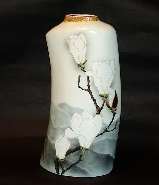 Stunning Vase by Sueoka Nobuhiko, Mokuren