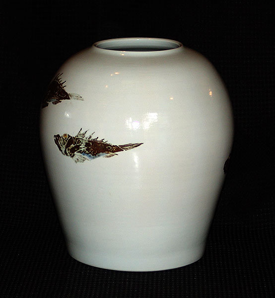 Large White Porcelain Tsubo by Uchida Tadashi