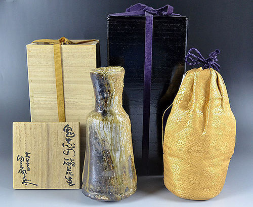 Oni Shino Vase by Tsukigata Nahiko