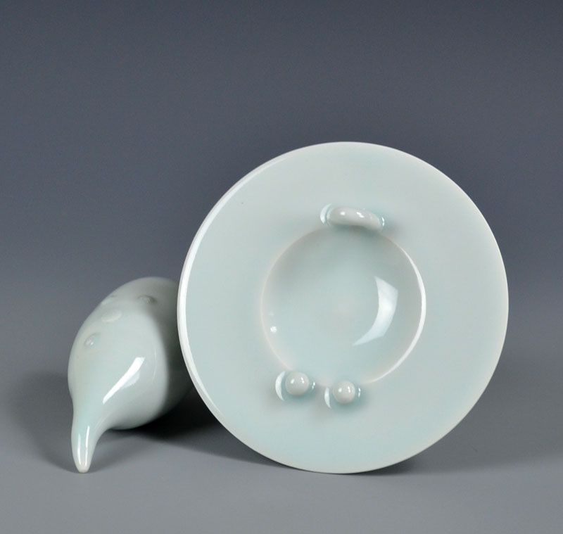 Yagi Akira Contemporary Porcelain Horn Vase