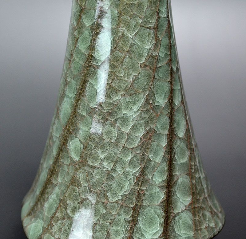 Minegishi Seiko Crackled Celadon Vase