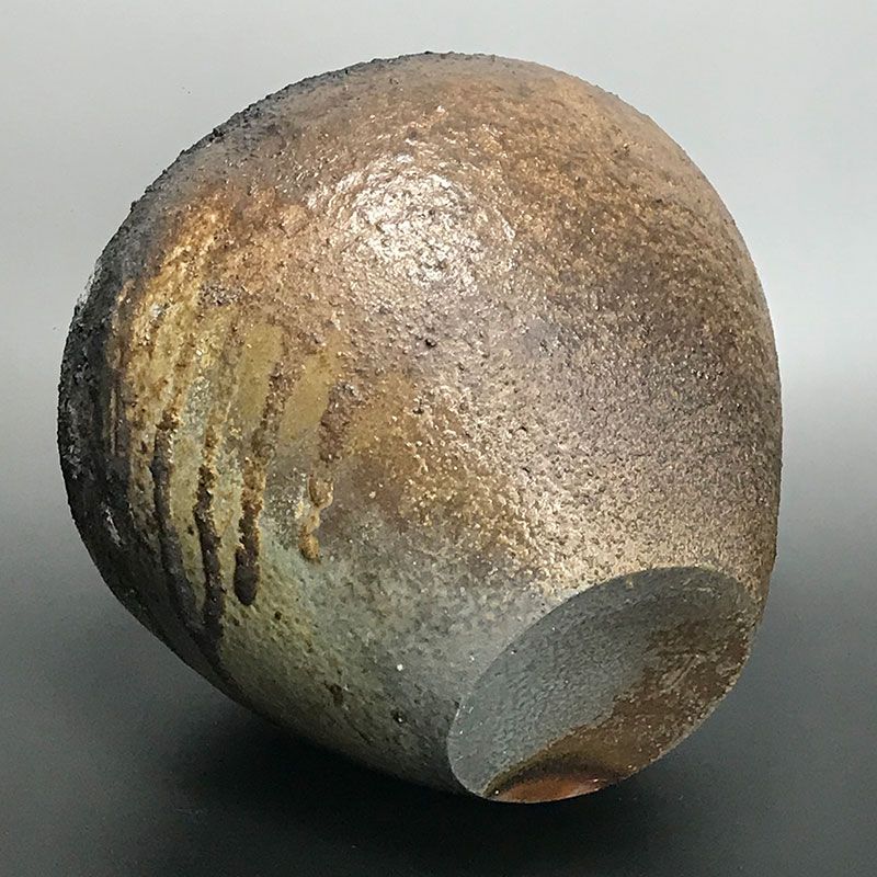 Bizen Yohen Tsubo by Yukuyoshi Manabu