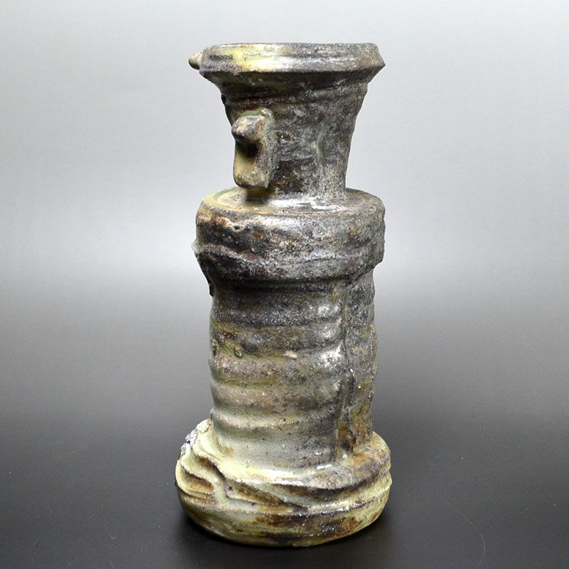 Exemplary Iga Vase by Atarashi Kanji