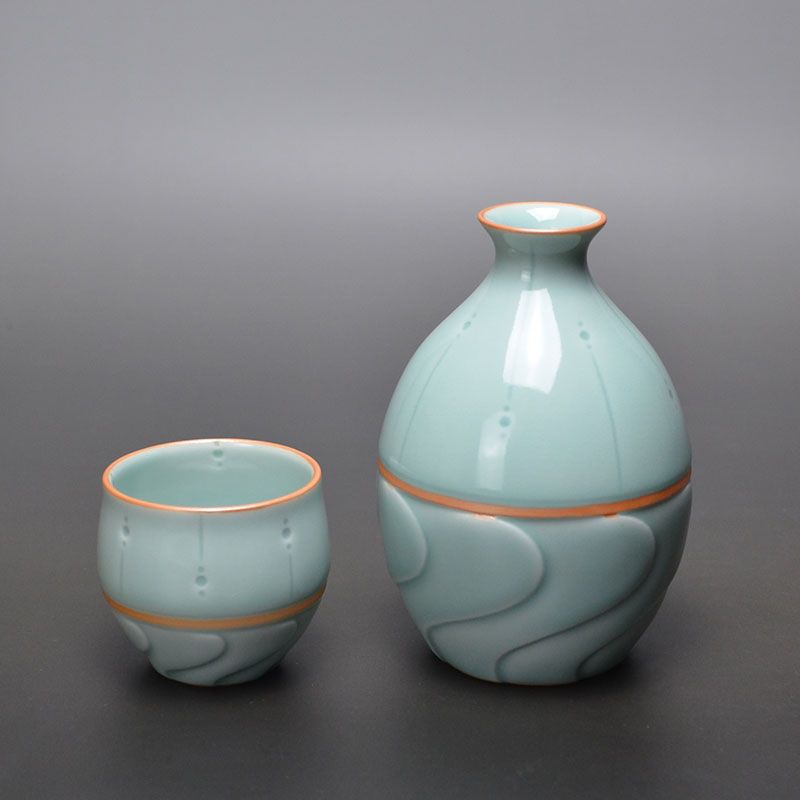 Exquisite Sake Set by Doi Masafumi