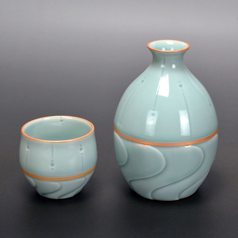 Exquisite Sake Set by Doi Masafumi