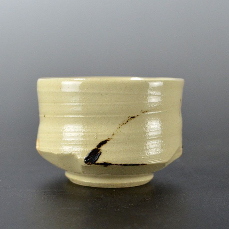 Brush-traces, an Elegant Guinomi by Shigemori Yoko